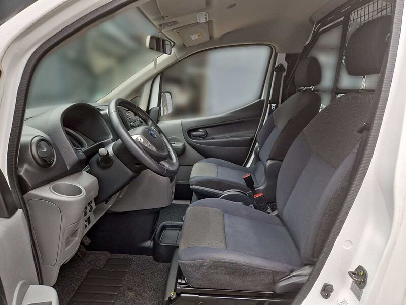 Nissan NV200 e-Kasten Comfort-Optionspaket 5T Optionen: Verglasungspaket Gittertrennwand